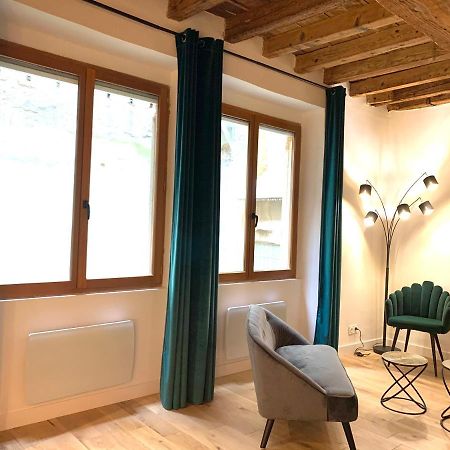Luxe Et Calme En Hyper Centre - La Cour Des Bois Apartman Lyon Kültér fotó